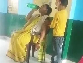 hardoi-video-of-teacher-pressing
