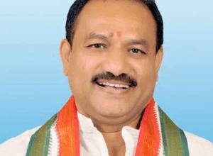 #TelanganaPolitics #LocalBodyPolls #MaheshKumarGoud #PonguletiReddy #TPCC #ReservationDebate