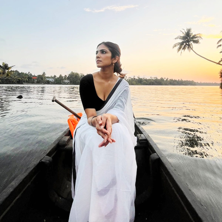 #TheRajaSaab #PrabhasMagic #MalavikaMohanan #PanIndiaFilm #PrabhasOnFire #HorrorFantasy #PrabhasFans