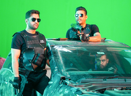 M S Dhoni & R Madhavan